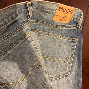 HOLLISTER light wash skinny jeans